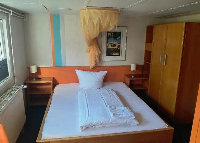 Shipotel-Berlin Gmbh, Shipotel Eastern & Shipotel Western Hotel Berlin