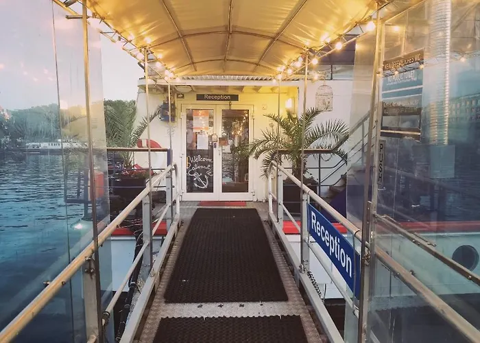 Shipotel-Berlin Gmbh, Shipotel Eastern & Shipotel Western