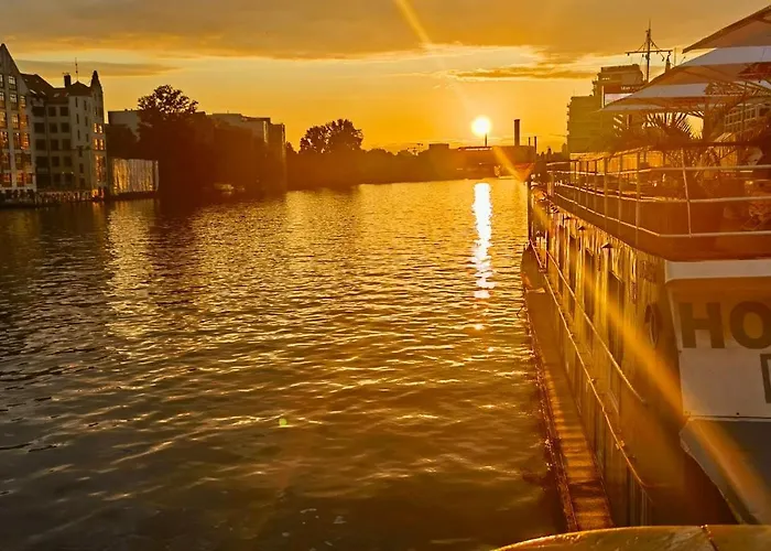 Hotel Shipotel-Berlin Gmbh, Shipotel Eastern & Shipotel Western