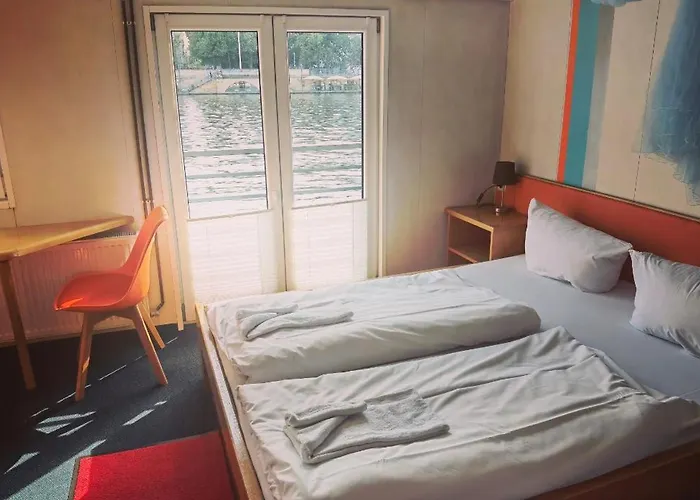 Hotel Shipotel-berlin Gmbh, Shipotel Eastern & Shipotel Western Berlin