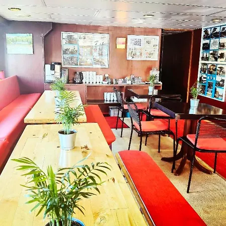 Shipotel-berlin Gmbh, Shipotel Eastern & Shipotel Western Hotel 2*