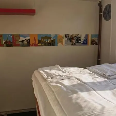 Shipotel-Berlin Gmbh, Shipotel Eastern & Shipotel Western Berlin