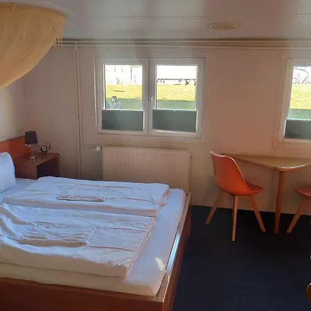 Shipotel-Berlin Gmbh, Shipotel Eastern & Shipotel Western 2* Berlin
