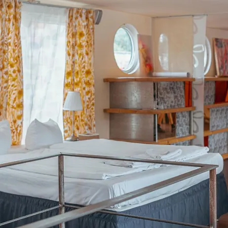 Shipotel-Berlin Gmbh, Shipotel Eastern & Shipotel Western 2* Berlin