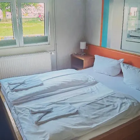 Shipotel-berlin Gmbh, Shipotel Eastern & Shipotel Western 酒店