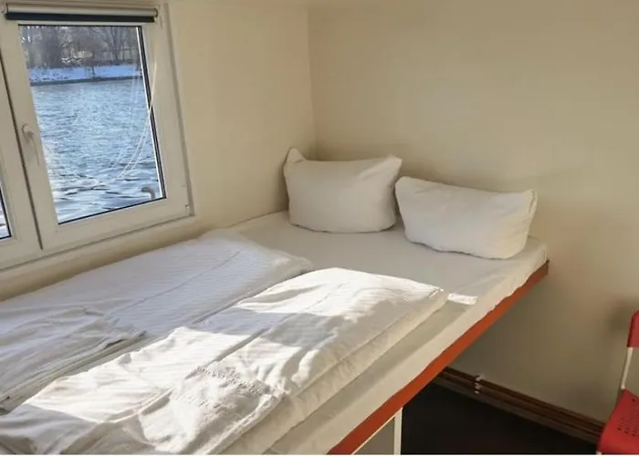 Shipotel-berlin Gmbh, Shipotel Eastern & Shipotel Western Berlín